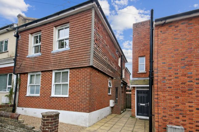 Bowers Place, Crawley Down, RH10 2 bed maisonette for sale