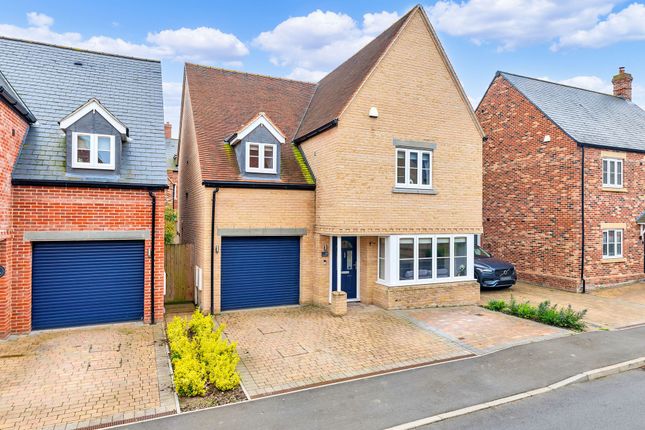 Victoria Way, Royston SG8 4 bed detached house for sale