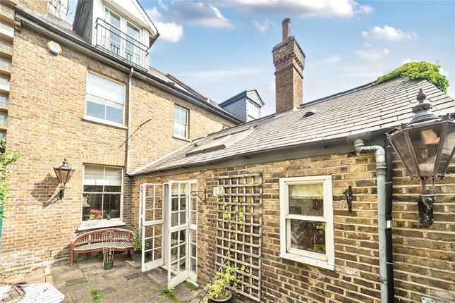 Wheatfield Way, Kingston upon Thames... 3 bed semi