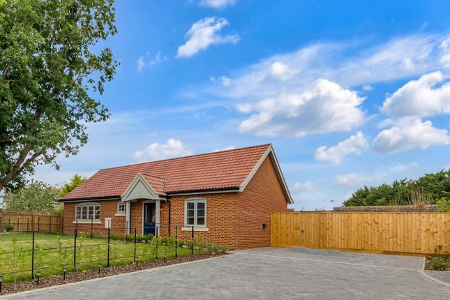 Trefoil Place, Halesworth 2 bed detached bungalow for sale