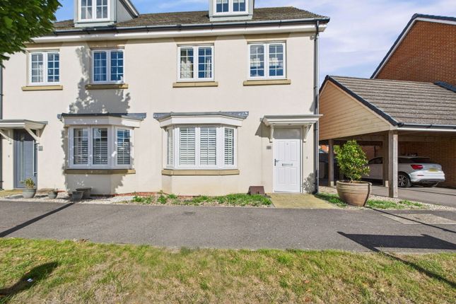 Blackbourne Chase, Littlehampton, BN17 3 bed semi