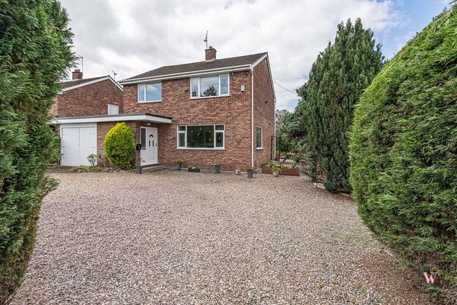 3 bedroom link detached house for sale