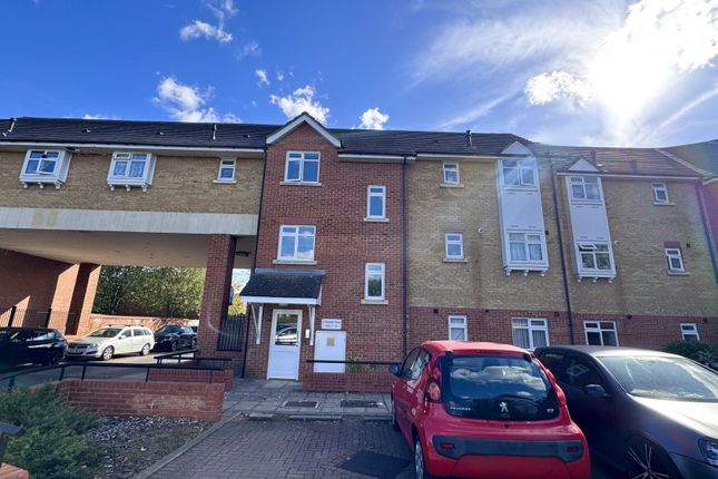 17 Penard Road,  Southall, UB2 1 bed flat for sale