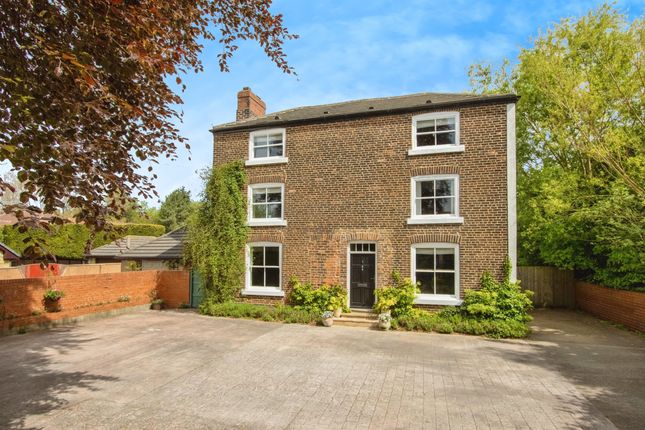 6 bedroom detached house for sale