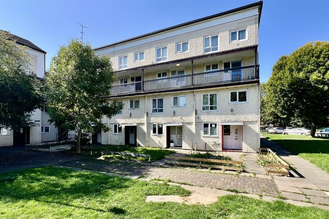 Brookwood Road, Hounslow TW3 3 bed apartment for sale