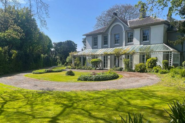 8 bed detached house
