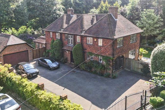 Hope Fountain, Surrey GU15 5 bed detached house for sale