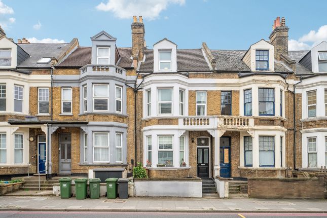 3 bedroom flat for sale