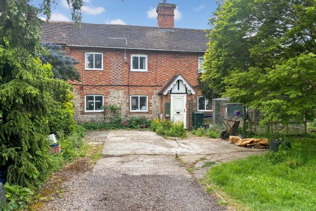 The Street, Kennington, Ashford 3 bed semi