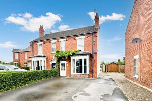 4 bedroom semi-detached house for sale