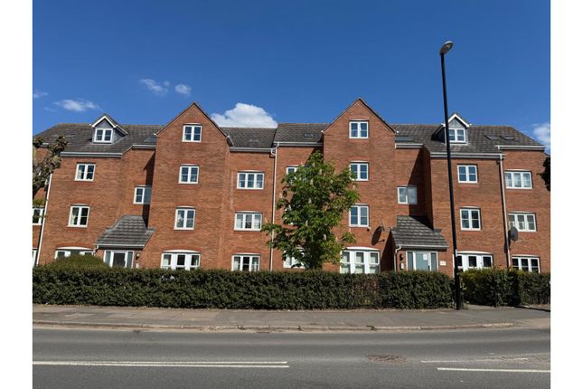 2 bedroom ground floor flat for sale