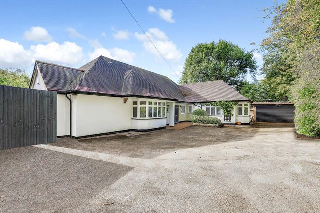 Private Road, Sherwood NG5 4 bed detached bungalow for sale