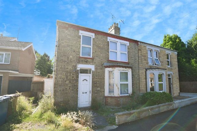 York Road, Wisbech, Cambridgeshire... 3 bed semi