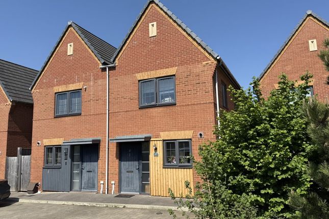 2 bedroom semi-detached house for sale