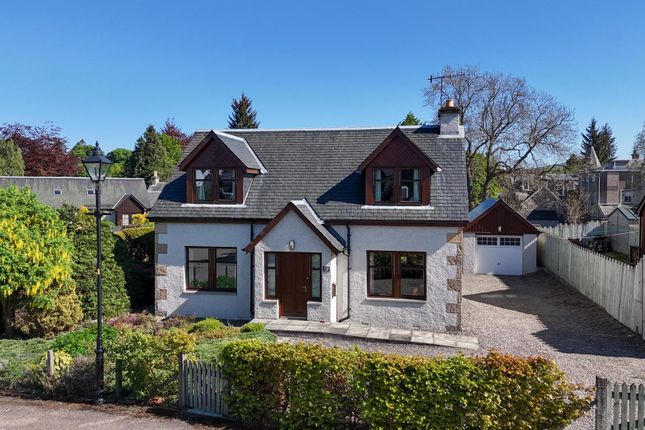 19 Woodburn Drive, Grantown on Spey 3 bed detached house for sale