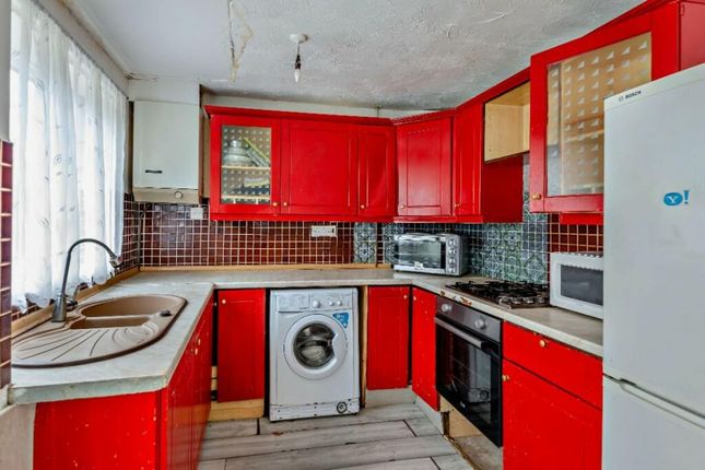 Long Banks, Harlow, CM18 2 bed end of terrace house for sale