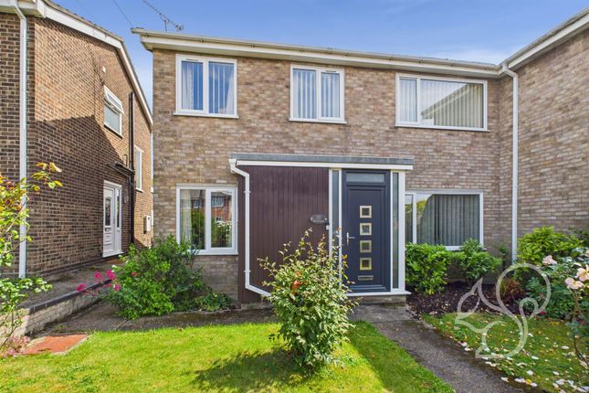 Pound Hill, Stowmarket IP14 3 bed semi