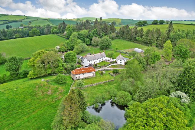 6 bedroom farm house for sale