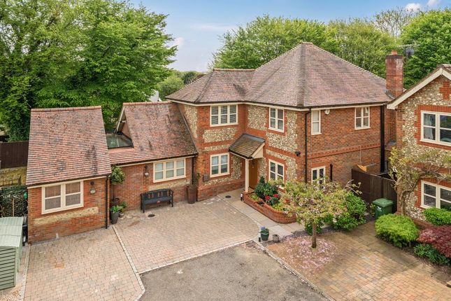 High Wycombe,  Buckinghamshire,  HP13 5 bed detached house for sale