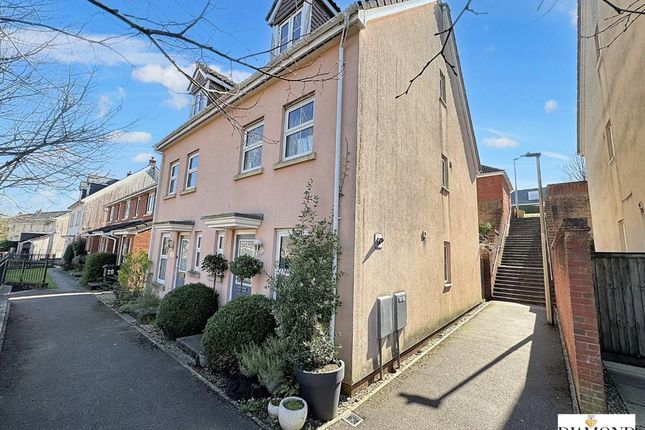 Oakfields, Tiverton, EX16 3 bed townhouse for sale