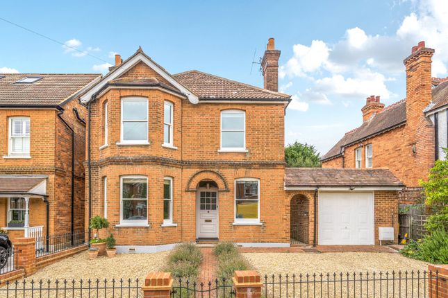 St. Albans Avenue, Weybridge, KT13 5 bed detached house for sale