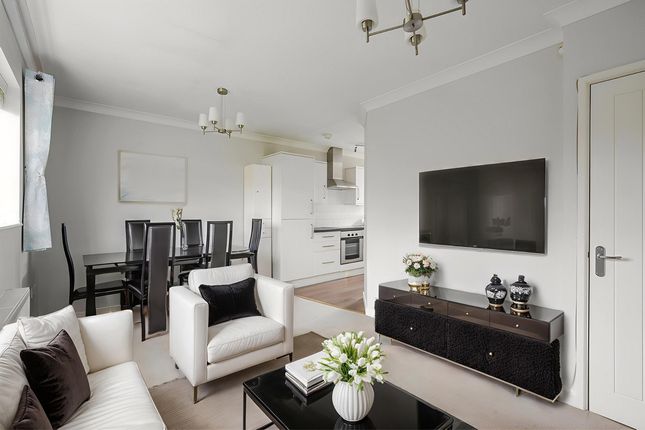 Wingfield Close, Brentwood, CM13 2 bed maisonette for sale