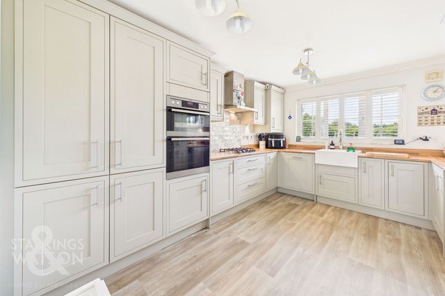 Lavender Road, Wymondham, Norwich 5 bed detached house for sale