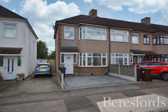Fourth Avenue, Romford, RM7 3 bed end of terrace house for sale