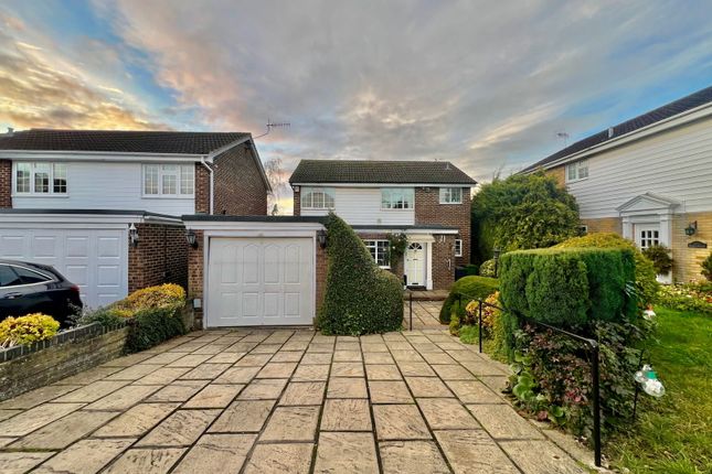 St. Leonards Close, Bushey WD23 4 bed detached house for sale