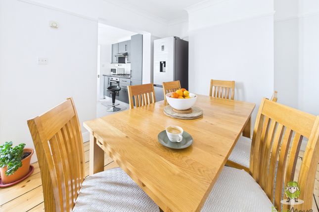 Gillingham Road, Gillingham, Kent, ME7 2 bed end of terrace house for sale