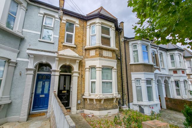 Plum Lane, Plumstead, London, SE18 2 bed flat for sale