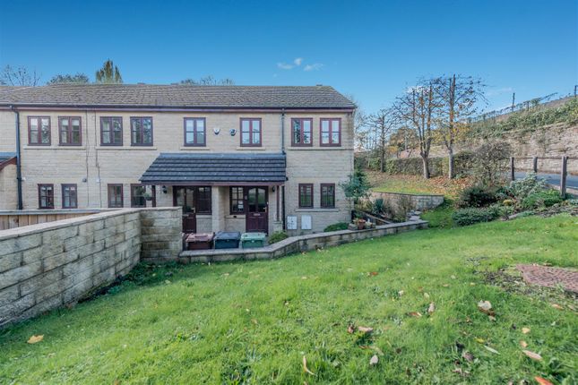 Valley Court, New Lane, Drighlington... 3 bed semi