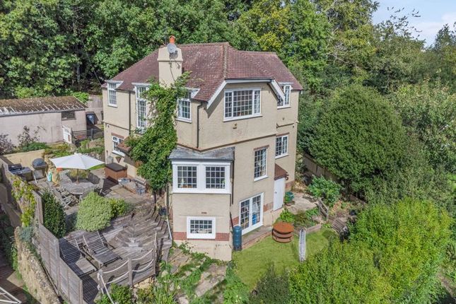 Off Wolvens Lane, Coldharbour 3 bed detached house for sale