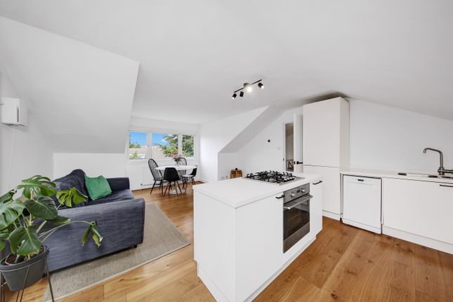Goulton Road, London E5 1 bed apartment for sale