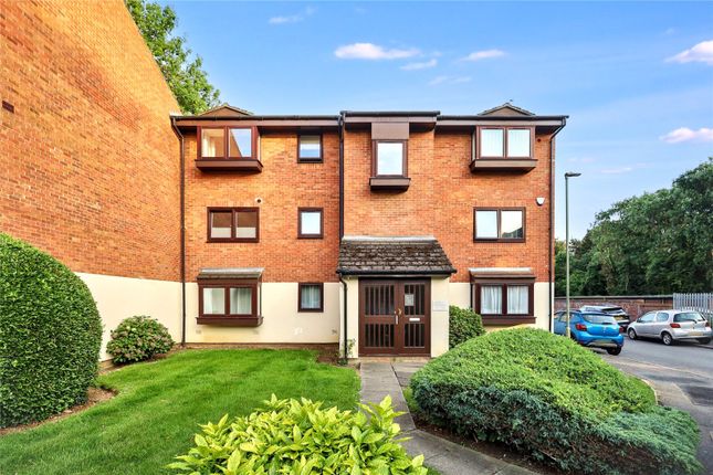 Wheatley Close, London, NW4 2 bed apartment for sale