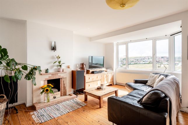 5 bedroom semi-detached house for sale