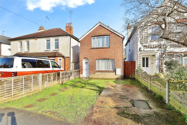 Loop Road, Woking, Surrey, GU22 2 bed detached house for sale