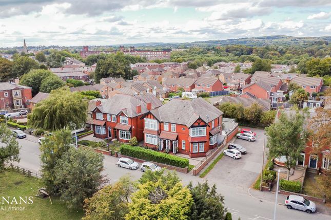 5 bedroom semi-detached house for sale