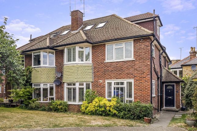 Beaulieu Close, East Twickenham TW1 2 bed flat for sale