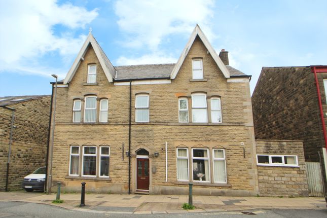 Station Road, Glossop SK13 1 bed apartment for sale