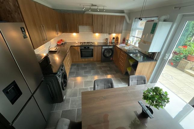 Elm Park, Hornchurch RM12 5 bed terraced house for sale