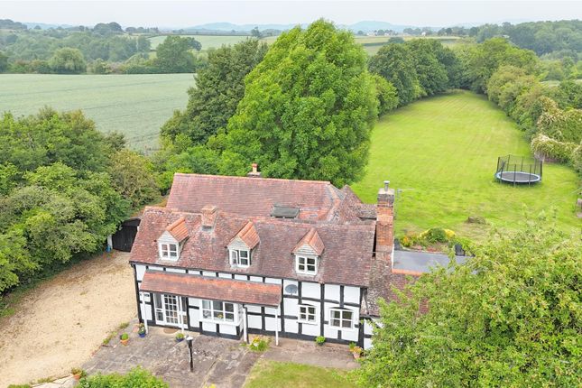 SMITH END GREEN, NR. MALVERN 5 bed cottage for sale