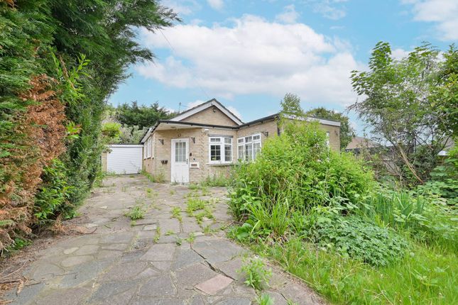 Garratts Road, Bushey, WD23 2 bed bungalow for sale