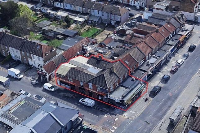 RARE INVESTMENT FREEHOLD | CORNER... 7 bed property for sale