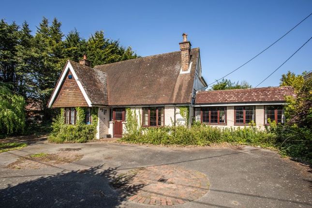 Chiddingly Road, Heathfield 3 bed chalet for sale