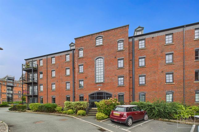 Beaumont Court, Elphins Drive... 2 bed apartment for sale