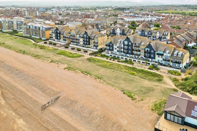 Eastbourne BN23 3 bed apartment for sale