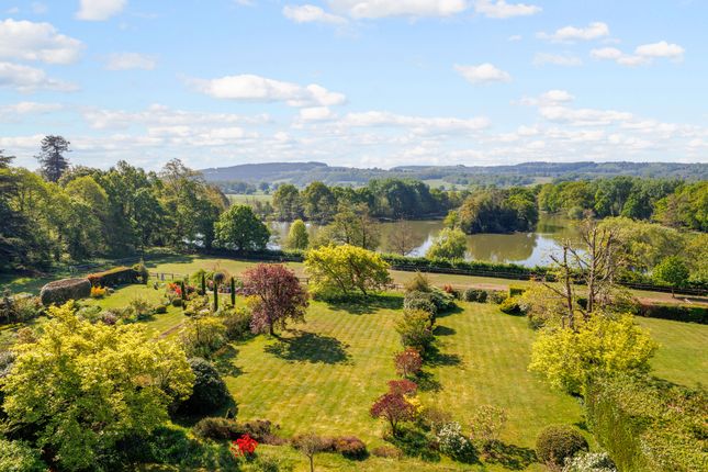 5 bedroom flat for sale