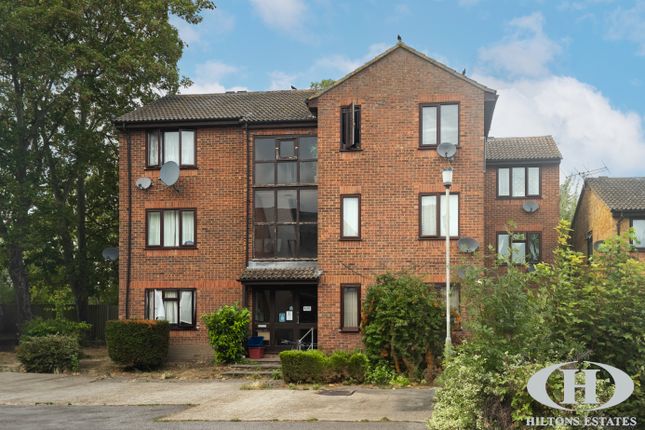 Barnes Avenue, Southall 1 bed apartment for sale