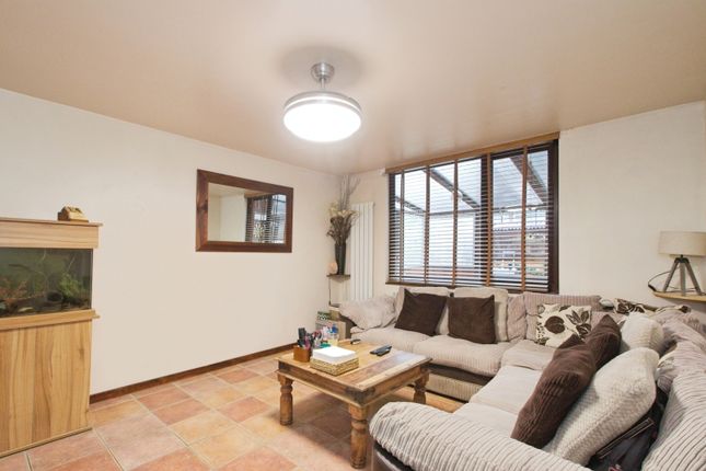 3 bedroom maisonette for sale